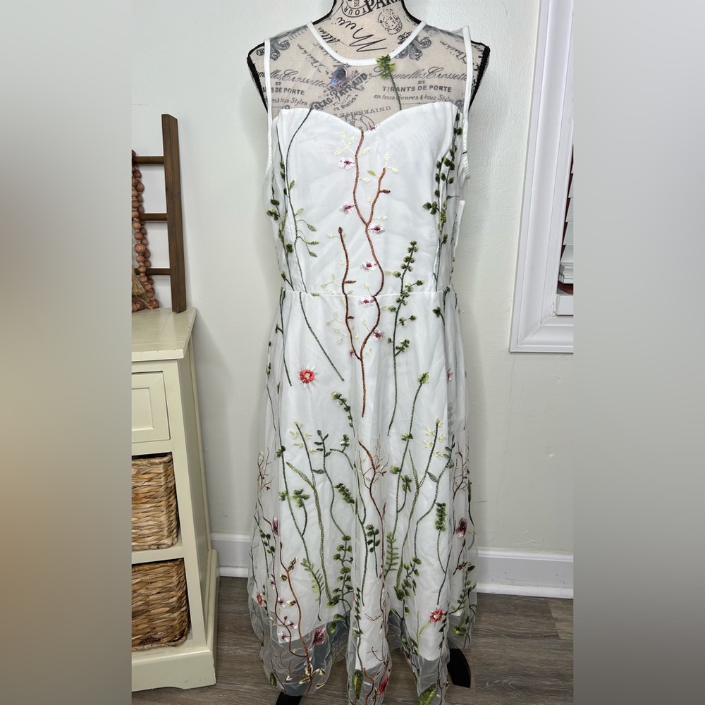 Brand New - IBTOM CASTLE Sleeveless Mesh Floral Embroidery Flare A-Line …